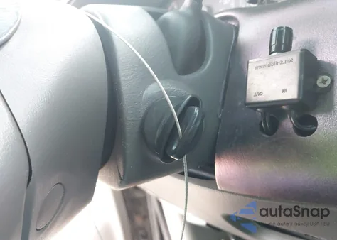 2002 Ford F-150 Lariat/Xlt z USA, uszkodzony, nr VIN 1FTRW08L72KD27457